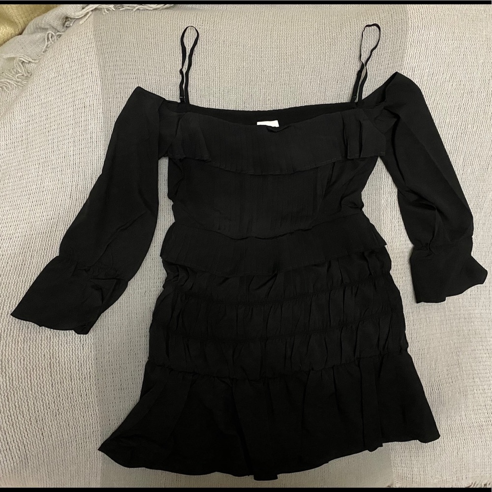 Foxiedox Tiered Cold Shoulder Dress-black - Picture 5 of 12